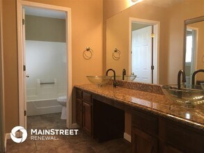 14319 Riverfront Dr in Florissant, MO - Building Photo - Building Photo