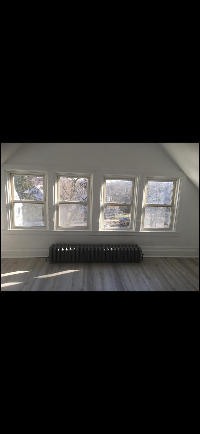 357 Bedford Ave, Unit 3rd Floor 2 Bedroom Apartment in Mount Vernon, NY - Building Photo - Building Photo
