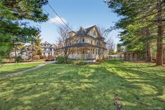 121 Morris Ave in Rockville Centre, NY - Building Photo - Building Photo