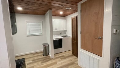 1126 Seydler St in Gonzales, TX - Building Photo - Building Photo