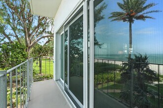 2011 Gulf Shore Blvd N in Naples, FL - Building Photo - Building Photo