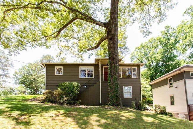1752 Beacon Hill Blvd NE in Atlanta, GA - Building Photo - Building Photo