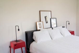 747 4th St in Miami Beach, FL - Building Photo - Building Photo