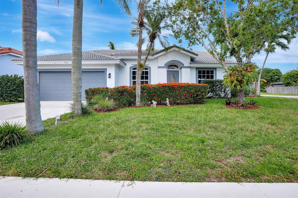 5200 NW 66th Ave in Lauderhill, FL - Foto de edificio