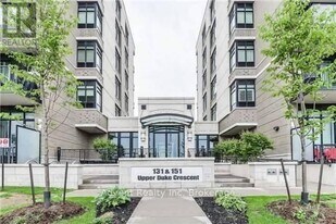 131 Upper Duke Crescent in Markham, ON - Building Photo