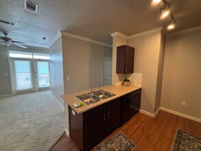 1811 Medical Pkwy in San Marcos, TX - Building Photo - Building Photo