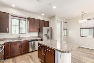 2090 S Dorsey Ln in Tempe, AZ - Building Photo - Building Photo