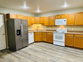 521 Yellowstone Ave in Laurel, MT - Building Photo - Building Photo