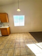 1360 Pocahontas Ave in Pahrump, NV - Foto de edificio - Building Photo