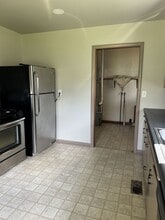 208 S Main Cross St in Bowling Green, MO - Building Photo - Building Photo