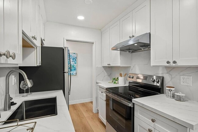 280 Easy St in Mountain View, CA - Building Photo - Building Photo