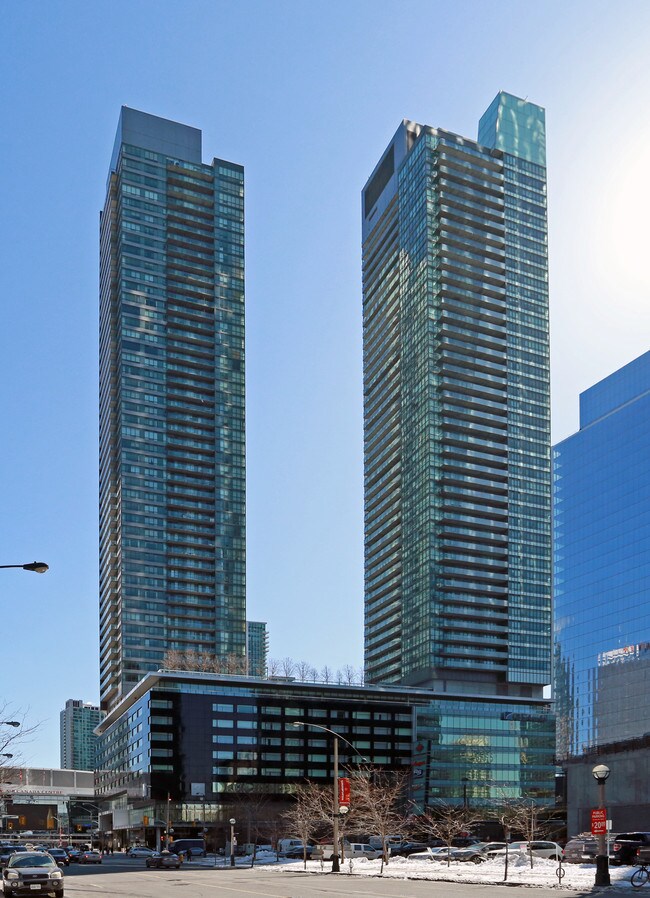 Tower 1 in Toronto, ON - Building Photo - Primary Photo