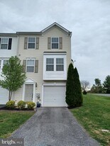 10 Lopez Dr in Martinsburg, WV - Building Photo