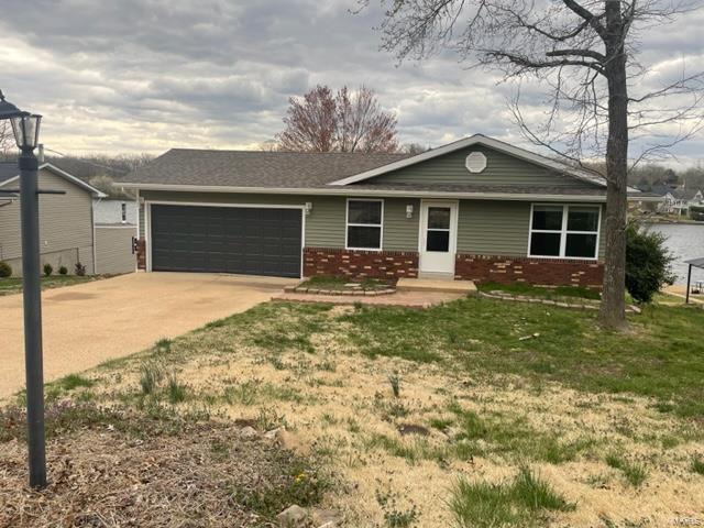 438 Lakeshore Dr in St. Clair, MO - Building Photo