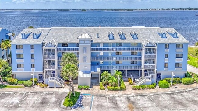 property at 10 NE Plantation Rd