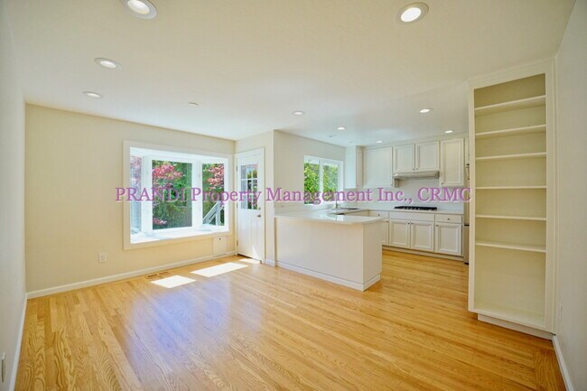 690 Riviera Cir in Larkspur, CA - Building Photo - Building Photo