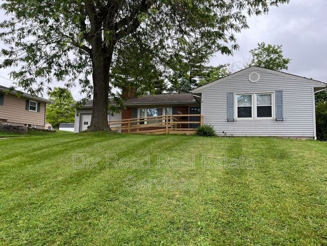 property at 601 Wilshire Dr