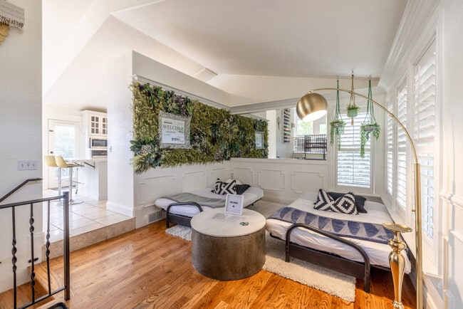 10098 Wasatch Blvd in Sandy, UT - Building Photo - Building Photo