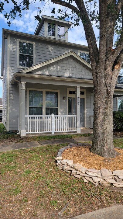 9714 Coyote Creek Dr in Houston, TX - Building Photo