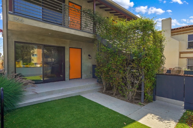1166 Cochran Ave