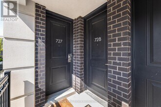 665 Cricklewood Dr. in Mississauga, ON - Building Photo - Building Photo