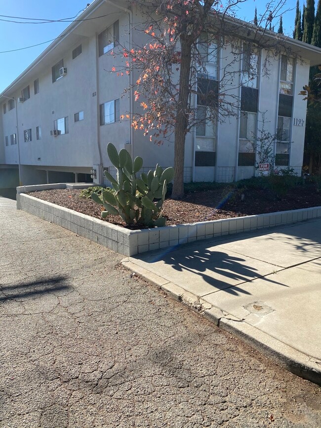 1127 Magnolia St, Unit 9 in South Pasadena, CA - Building Photo - Building Photo
