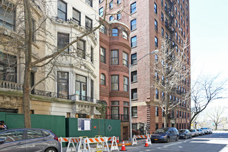 330 W 108th St in New York, NY - Building Photo - Building Photo