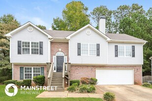 1599 Queen Elizabeth Dr in Locust Grove, GA - Building Photo