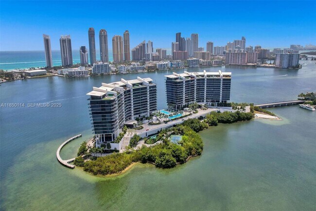 5000 Island Estates Dr in Aventura, FL - Building Photo - Building Photo