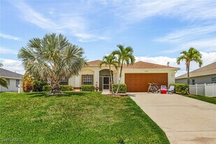 1909 SW 28th St in Cape Coral, FL - Building Photo