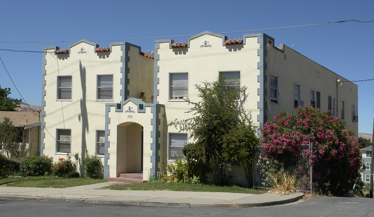 700 H St in Antioch, CA - Building Photo