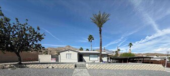 38355 Vista Dr in Cathedral City, CA - Building Photo