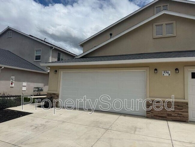 936 W Alameda St in Manteca, CA - Building Photo - Building Photo