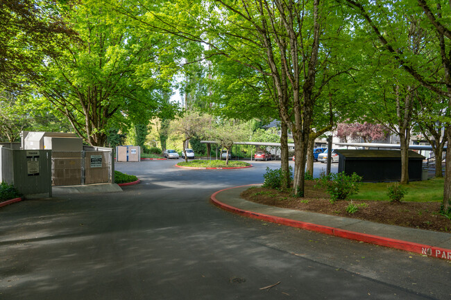 10100-10174 NE 135Th Ln in Kirkland, WA - Building Photo - Building Photo