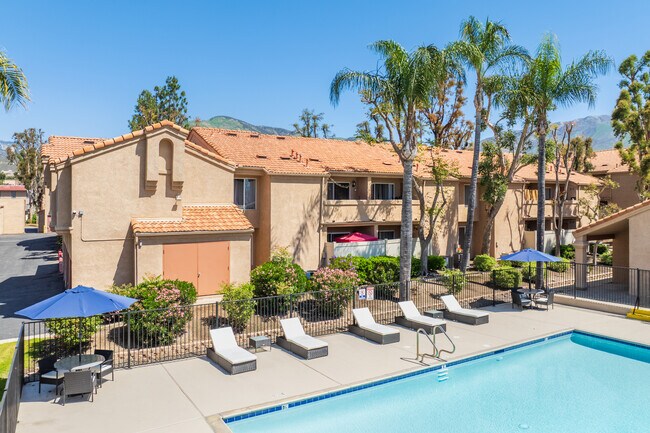 Summerwind Apartments in Highland, CA - Foto de edificio - Building Photo