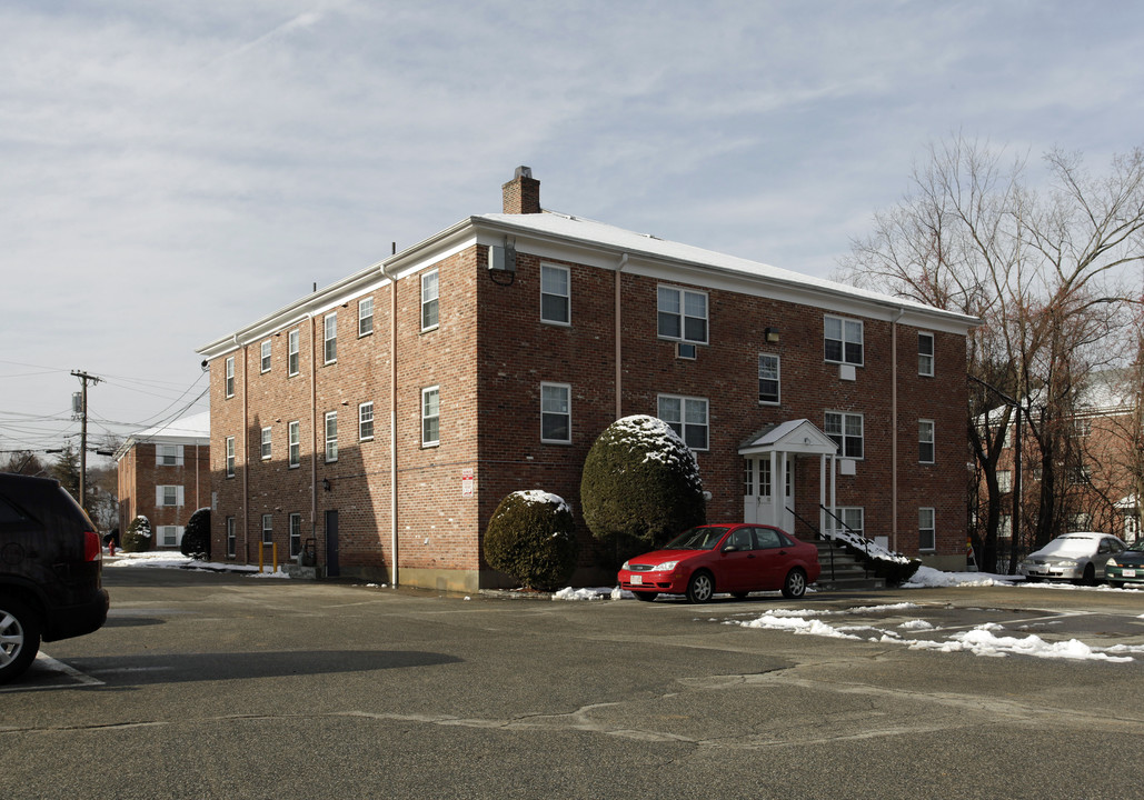 Brookside Apartments in Woburn, MA - Foto de edificio