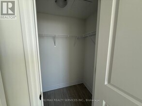 30 Elm Dr W in Mississauga, ON - Building Photo - Building Photo