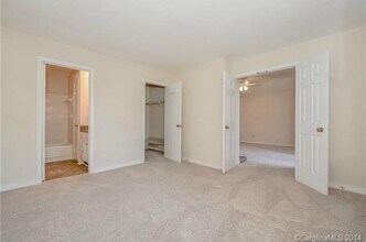 300 E Park Ave, Unit 33 in Charlotte, NC - Building Photo - Building Photo