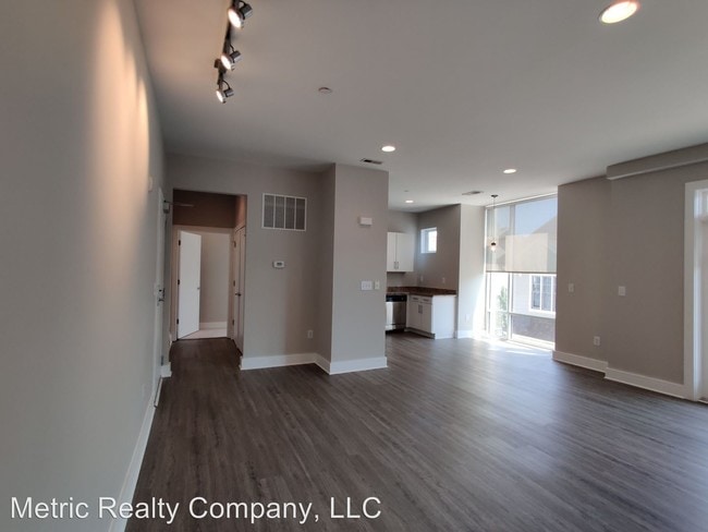 2200 Lyndhurst Ave-Unit -#204 in Charlotte, NC - Building Photo - Building Photo
