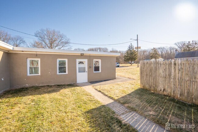 3774 NJ-27 in Kendall Park, NJ - Building Photo - Building Photo