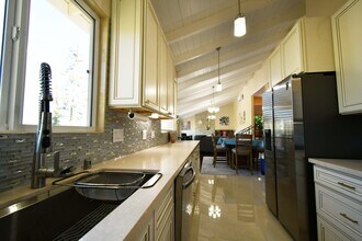 3514 Pansy Dr in Calabasas, CA - Building Photo - Building Photo