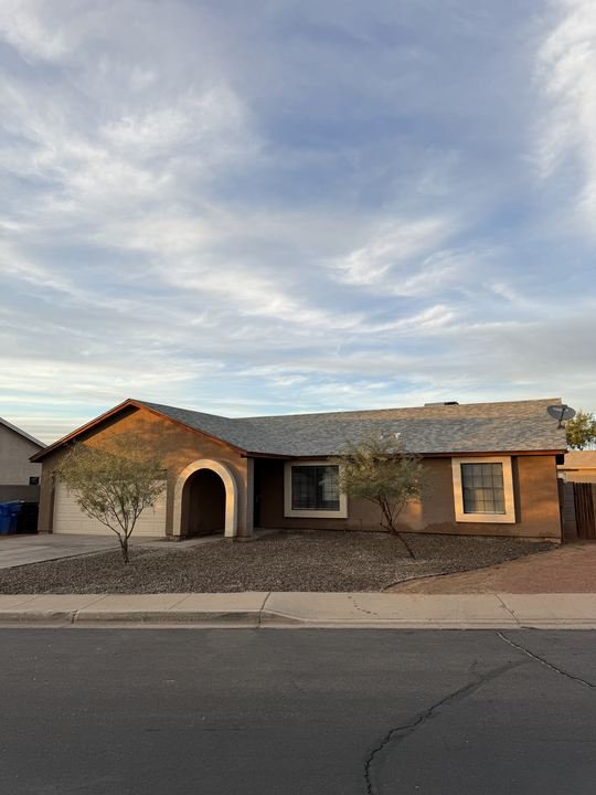 304 E Madison St in Avondale, AZ - Building Photo