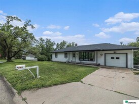 7303 Graceland Dr in Omaha, NE - Building Photo