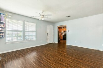 4619 Wilson Ave in New Orleans, LA - Foto de edificio - Building Photo