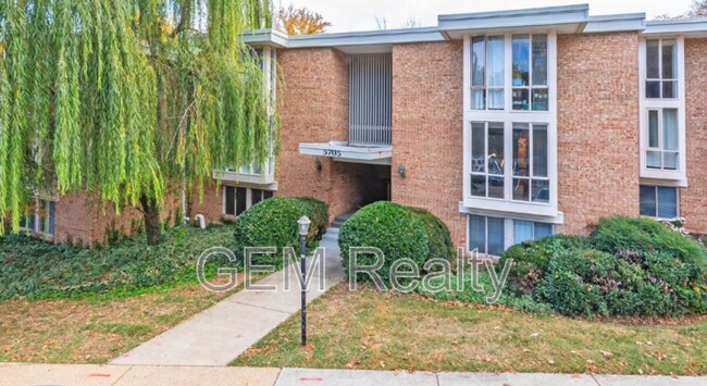 property at 5705 Indian Ct