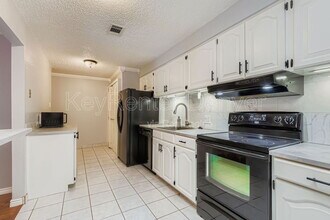 6468 E Bates Ave in Denver, CO - Building Photo - Building Photo