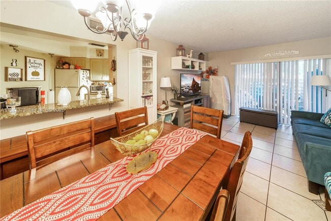 9705 Fontainebleau Blvd in Miami, FL - Building Photo - Building Photo