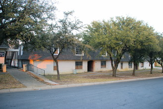 5511-5515 Beaty St in Fort Worth, TX - Building Photo - Building Photo