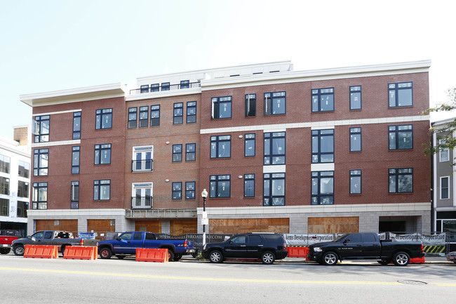 170 W Broadway in Boston, MA - Foto de edificio - Building Photo