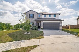 10901 Tamarisk Dr in Fort Worth, TX - Building Photo